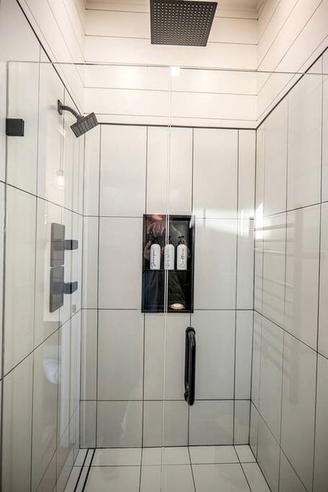 Memorable Getaways in Alabama in this Lovely Tiny House with Hot Tub near Lake Guntersville