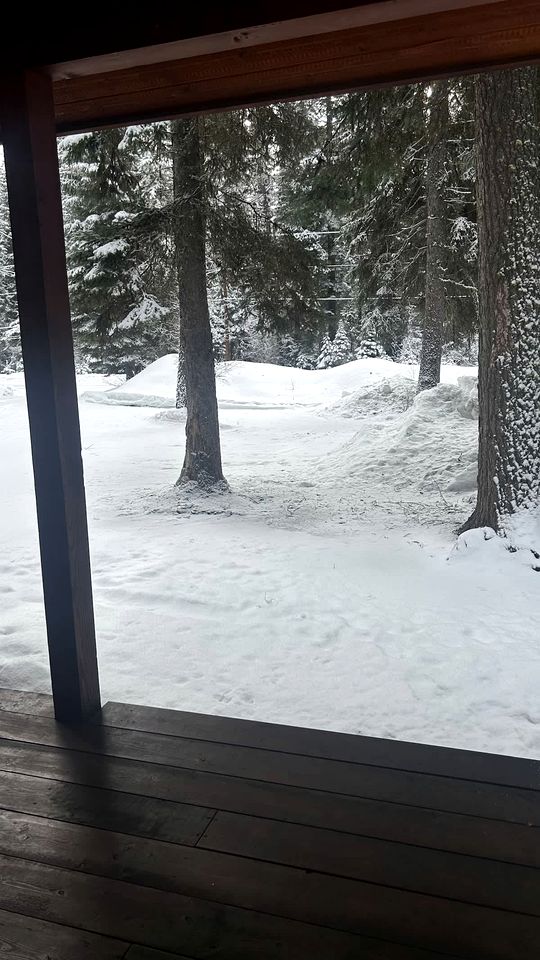 Charming Cabin Escape with Hot Tub & Wraparound Porch in McCall, Idaho