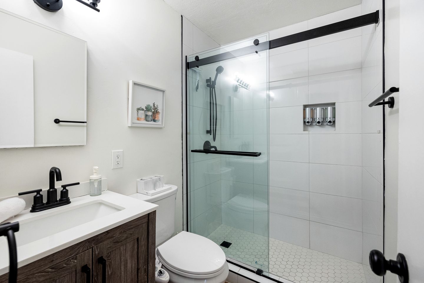 Fully Equipped Cabin with Fireplace and Grill for a Cozy Weekend in Flagstaff, Arizona