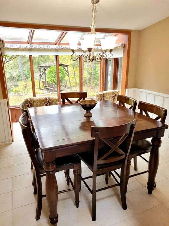 Scenic Burnt River Cottage with River Views and Outdoor Gazebo, Near Fenelon Falls and Bobcaygeon, Ontario