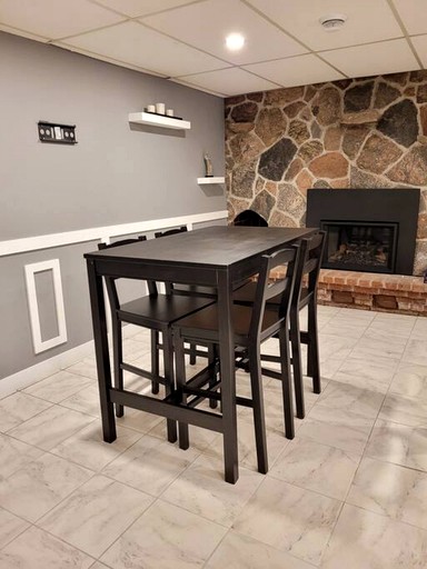 Cottages (Canada, Kawartha Lakes, Ontario)