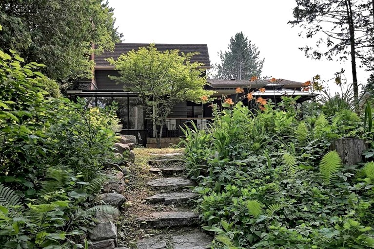 Cottages (Canada, Kawartha Lakes, Ontario)