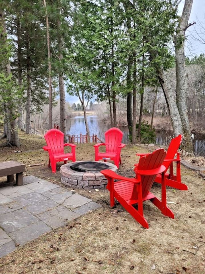 Scenic Burnt River Cottage with River Views and Outdoor Gazebo, Near Fenelon Falls and Bobcaygeon, Ontario