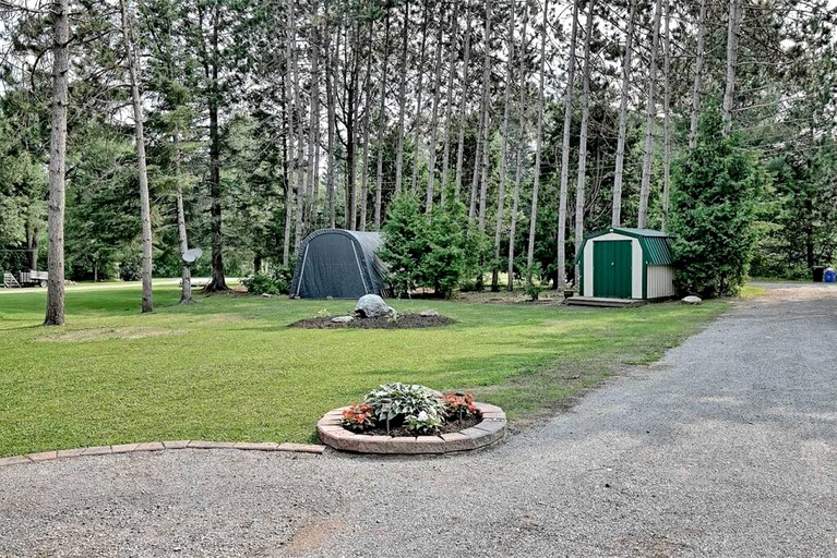 Cottages (Canada, Kawartha Lakes, Ontario)