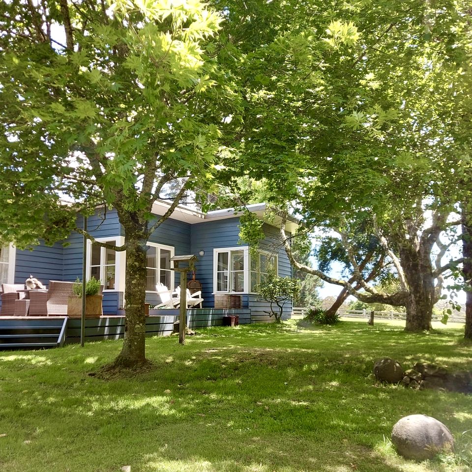 Whispering Waters: Family-Friendly Cottage Rental in Tanybryn with Nearby Waterfalls