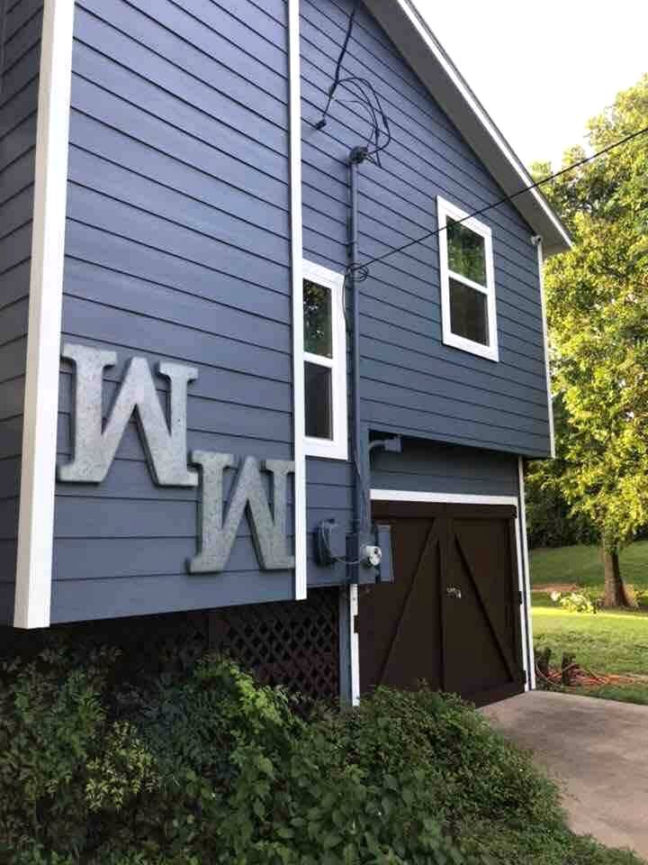 Modern Riverfront Cabin Perfect for Water Activities in Texas