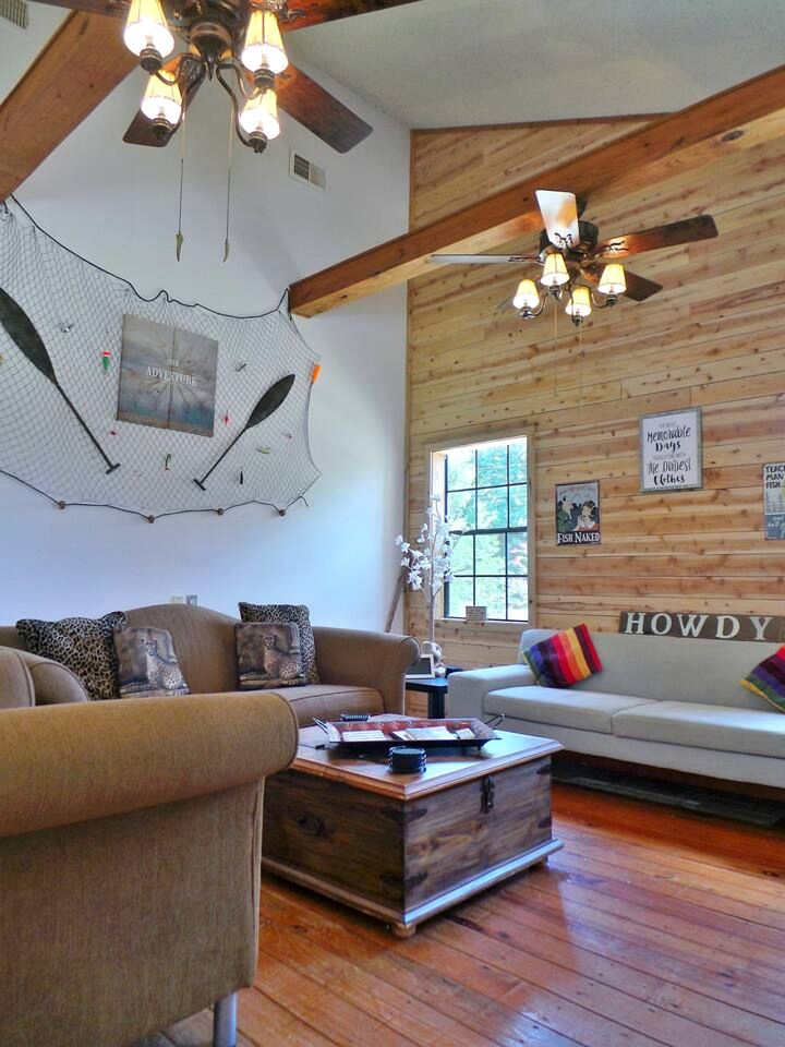 Modern Riverfront Cabin Perfect for Water Activities in Texas