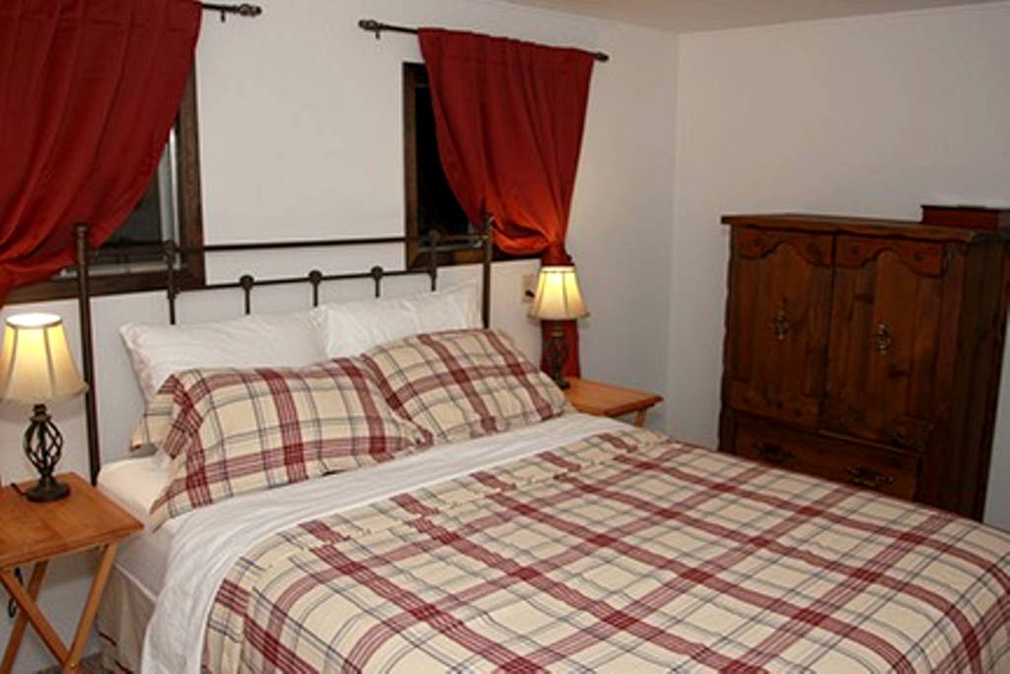 Secluded Mountain Cabin in the Quiet Woodlands near Douglas, Wyoming