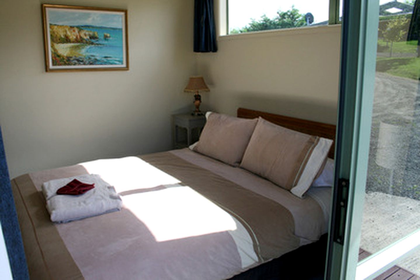 Charming Cottage Rental for a Peaceful Vacation in Catlins, New Zealand