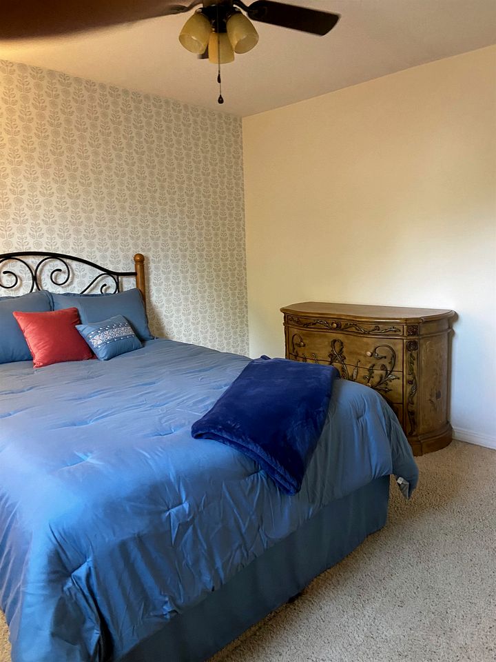 Charming Downtown Cottage with Porch & Backyard Retreat near Beaverhead River in Dillon, Montana