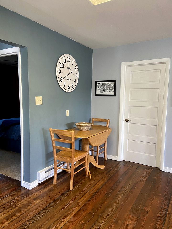 Charming Downtown Cottage with Porch & Backyard Retreat near Beaverhead River in Dillon, Montana