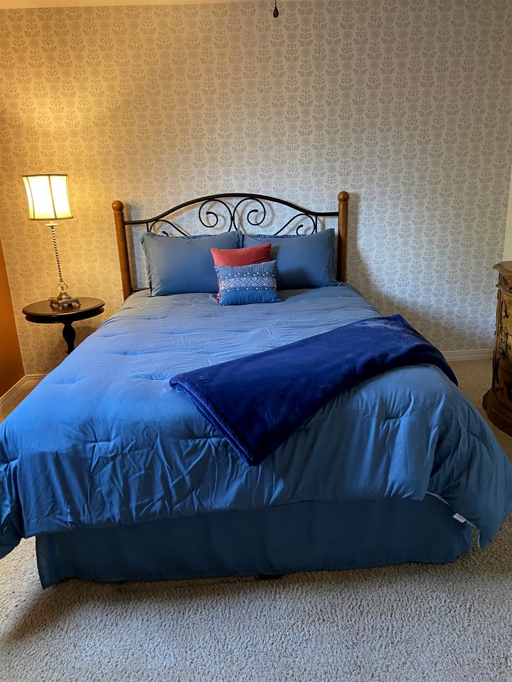 Charming Downtown Cottage with Porch & Backyard Retreat near Beaverhead River in Dillon, Montana