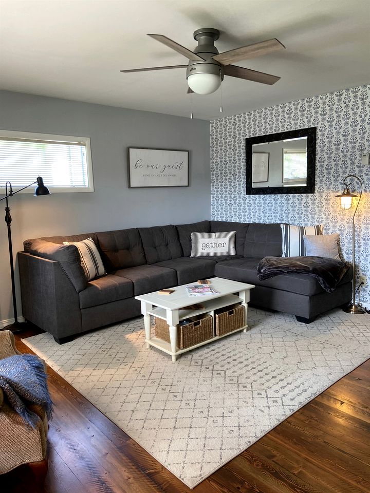 Charming Downtown Cottage with Porch & Backyard Retreat near Beaverhead River in Dillon, Montana