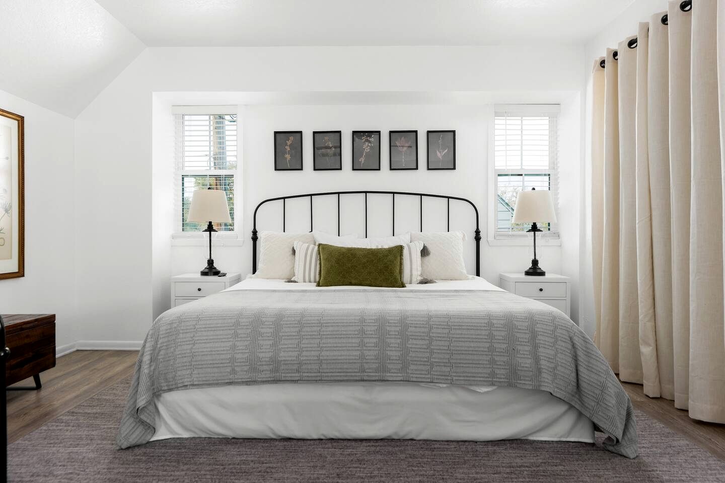 Charming Farmhaus Retreat with Hot Tub Near Fredericksburg Wine Trail, Fredericksburg TX