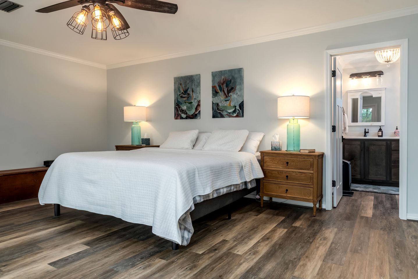 Stylish Coastal Retreat with Luxury Amenities near the Beaches and Golf Course on Dauphin Island, Alabama