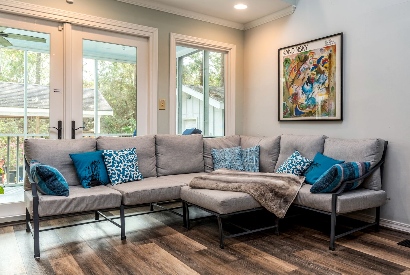 Stylish Coastal Retreat with Luxury Amenities near the Beaches and Golf Course on Dauphin Island, Alabama