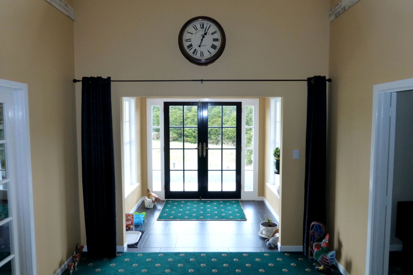 Lovely Room Rental on Secluded Farm near Kaiwaka, New Zealand