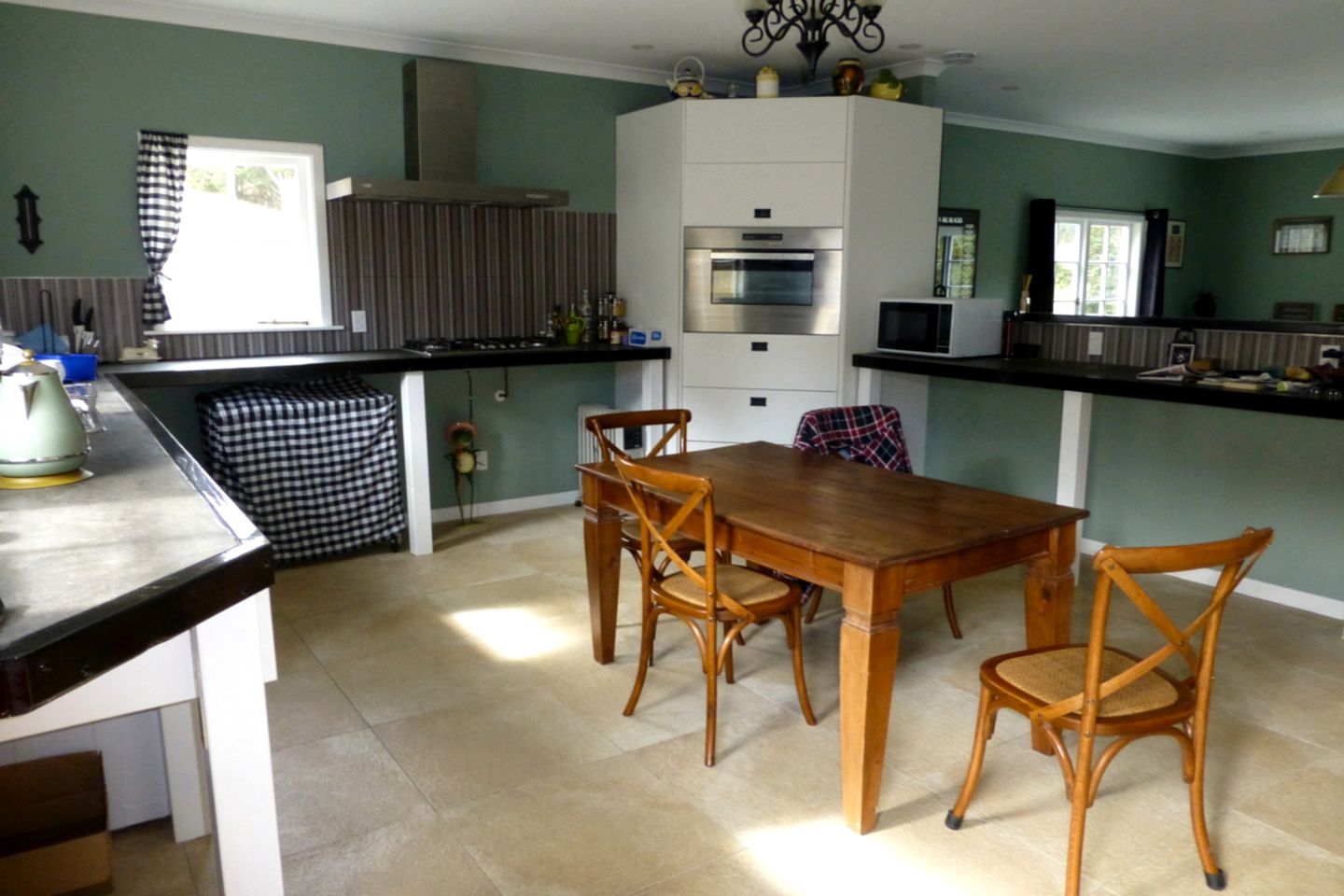 Lovely Room Rental on Secluded Farm near Kaiwaka, New Zealand