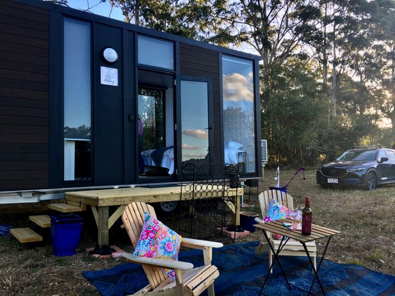 Charming Tiny House with Stunning Landscapes and Abundant Wildlife in Queensland, Australia