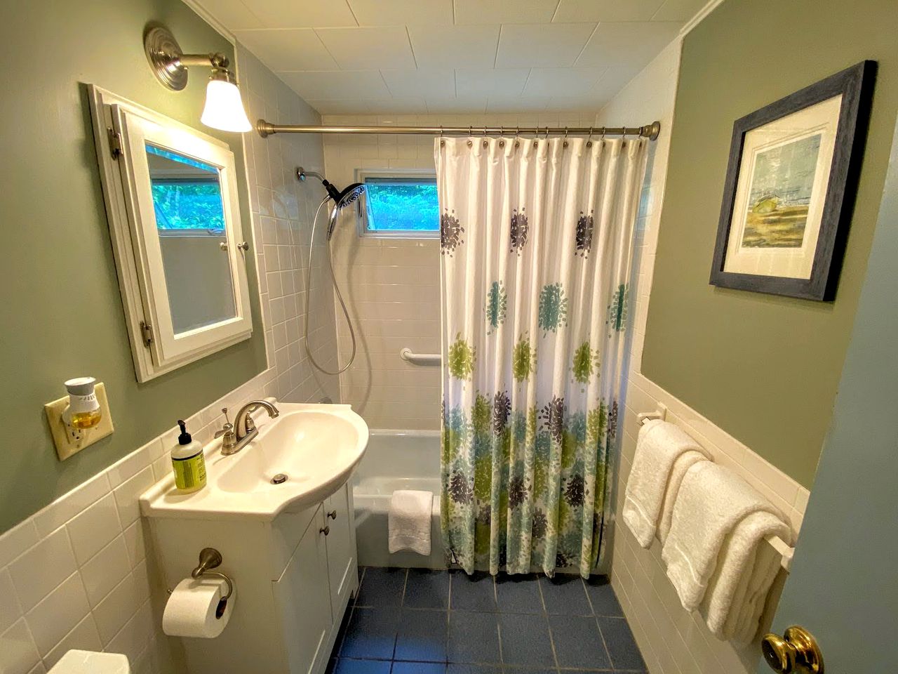 Adorable White Mountain Cottage Rental for a Vacation in New Hampshire