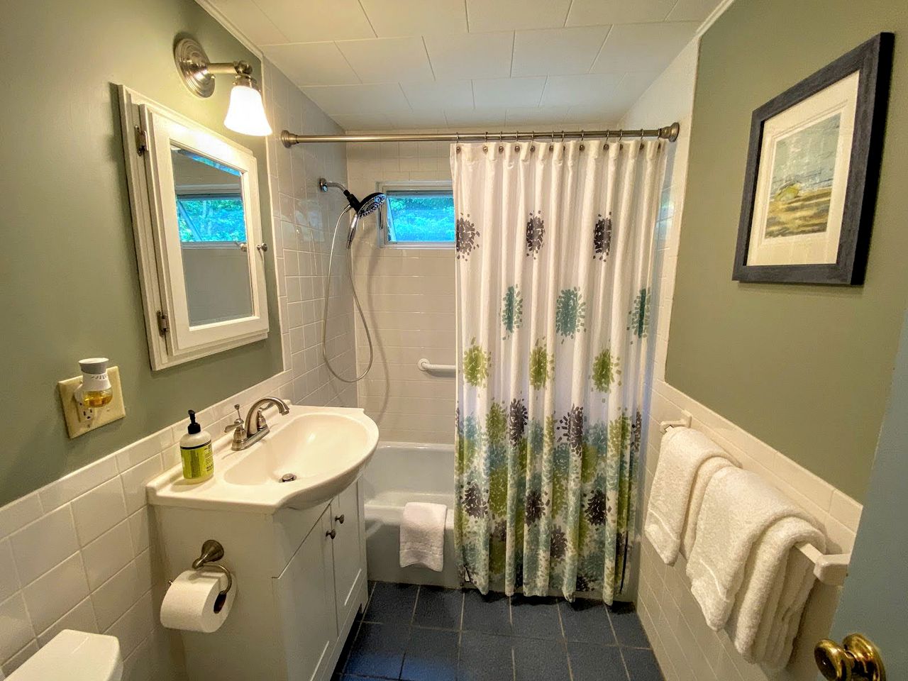 Adorable White Mountain Cottage Rental for a Vacation in New Hampshire