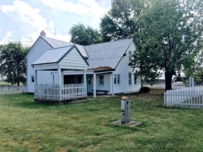 White Mule Winery BnB, Nature Lodges, Owensville, United States of