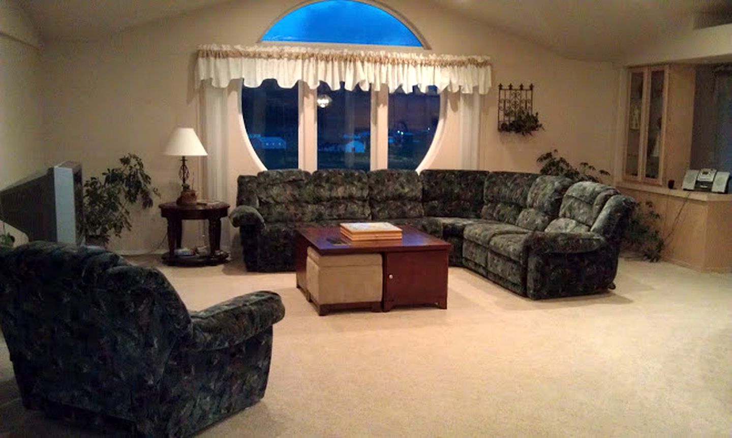 Rural Cabin Rental with an Activity Room in Soda Springs, Idaho