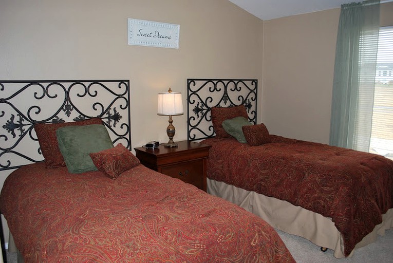 Cabins (Soda Springs, Idaho, United States)