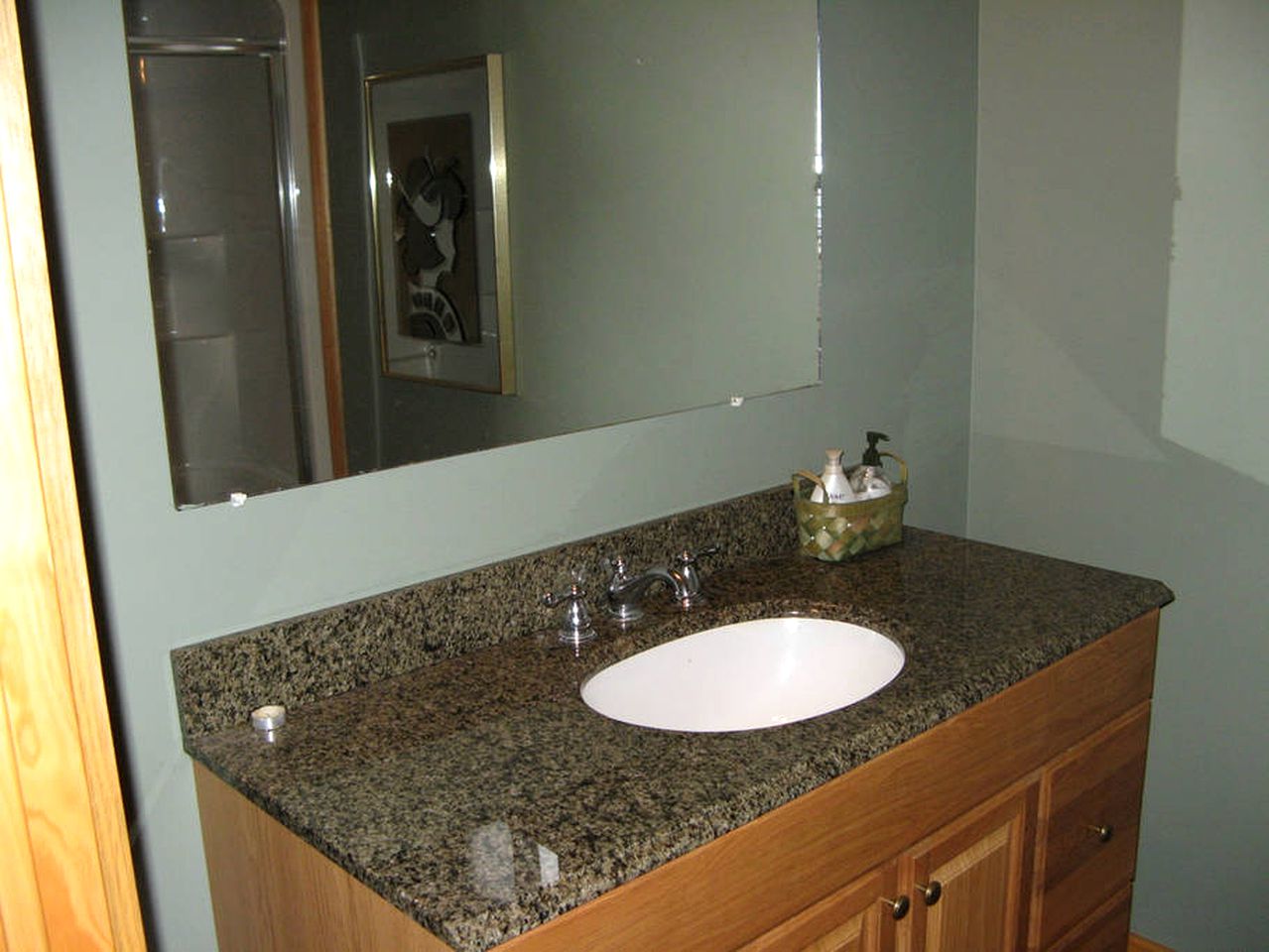 Superb Cliffside Cottage Rental near Severn Falls in Ontario