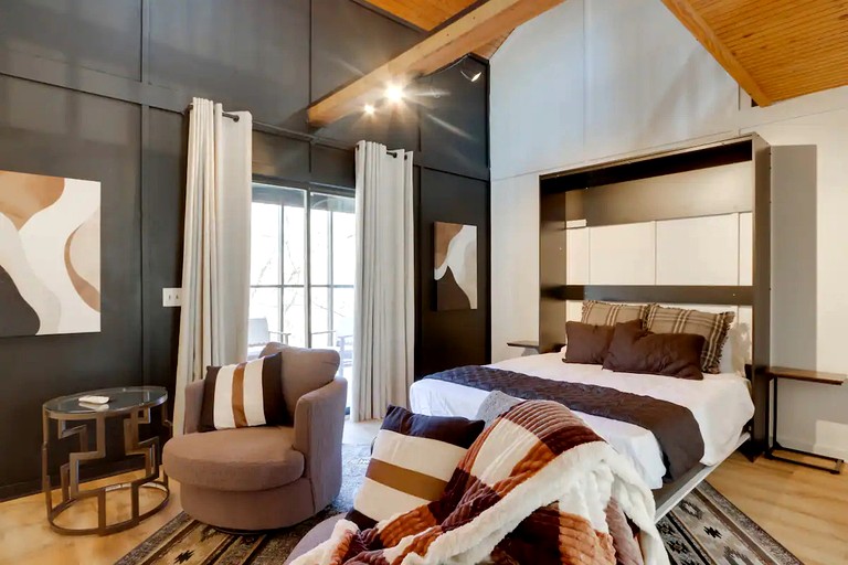 Cabins (United States of America, Gentry, Arkansas)