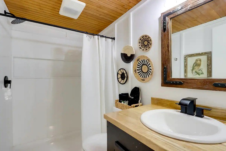 Cabins (United States of America, Gentry, Arkansas)