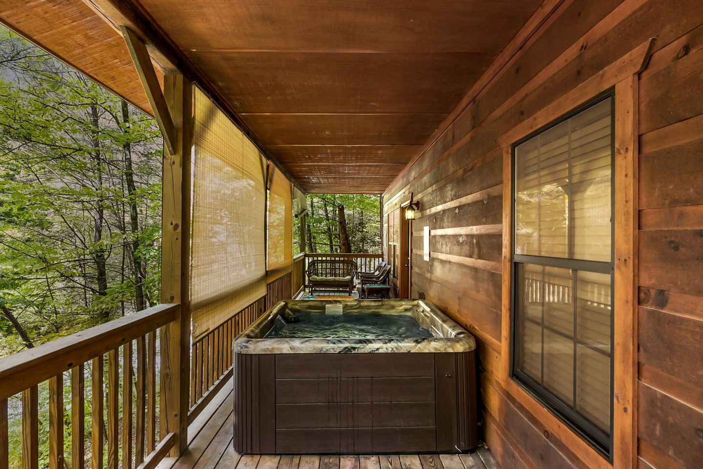 Idyllic Rental Cabin with Hot Tub, Deck, and Pool Table near Smoky Mountains and Gatlinburg, Tennessee