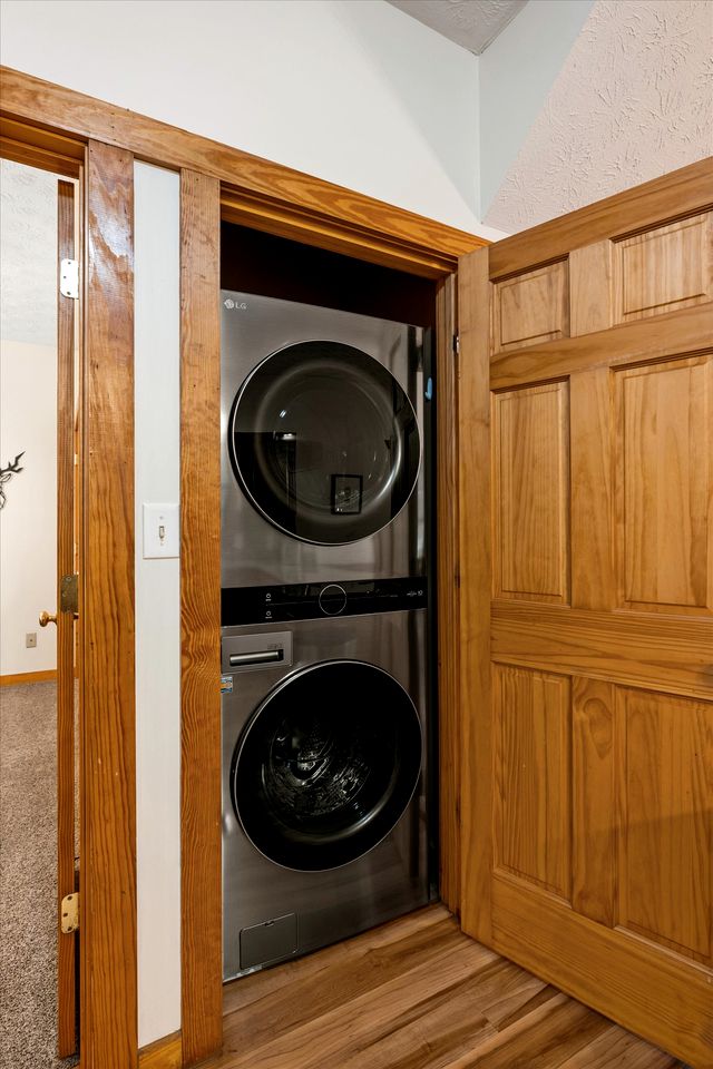 Idyllic Rental Cabin with Hot Tub, Deck, and Pool Table near Smoky Mountains and Gatlinburg, Tennessee