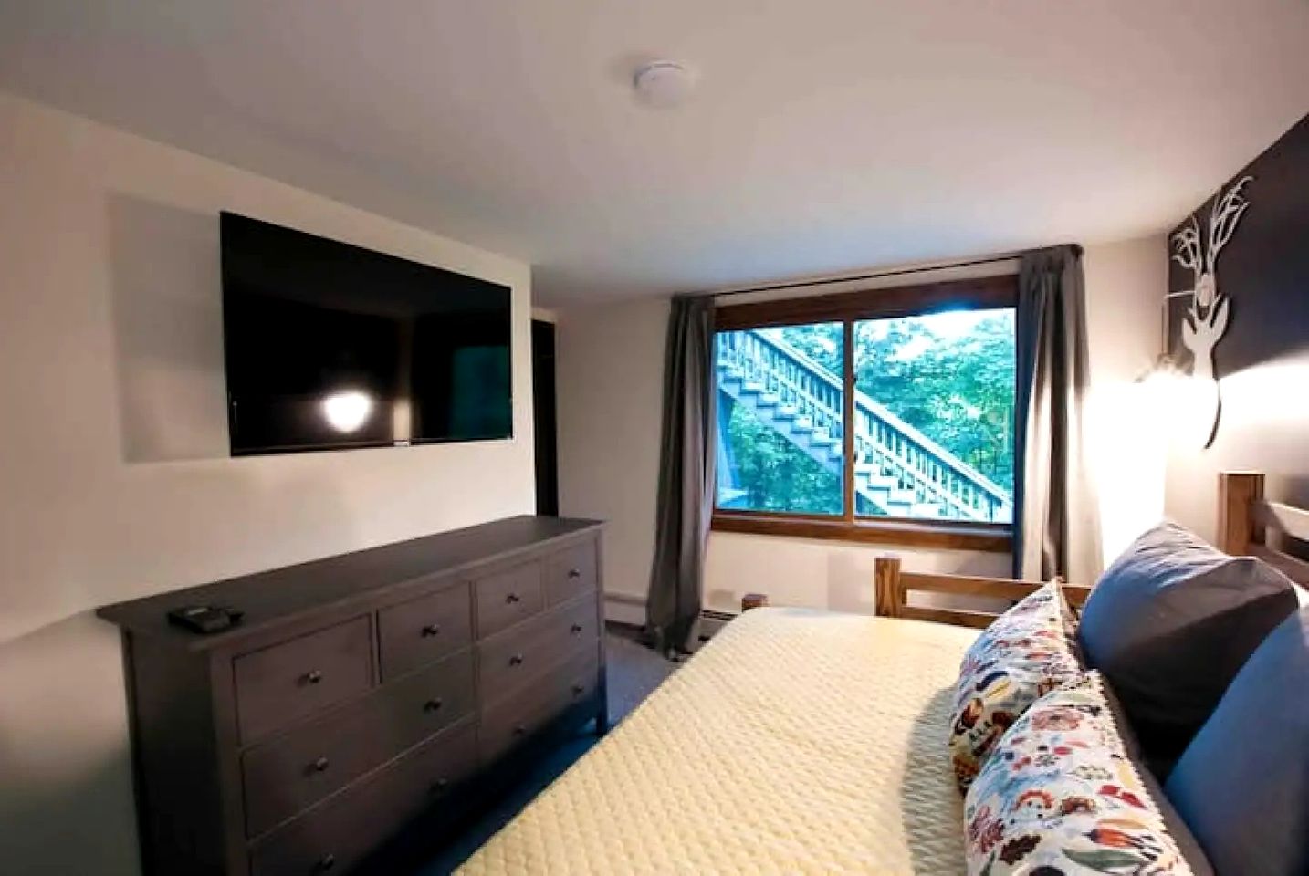 Whitetail Chalet