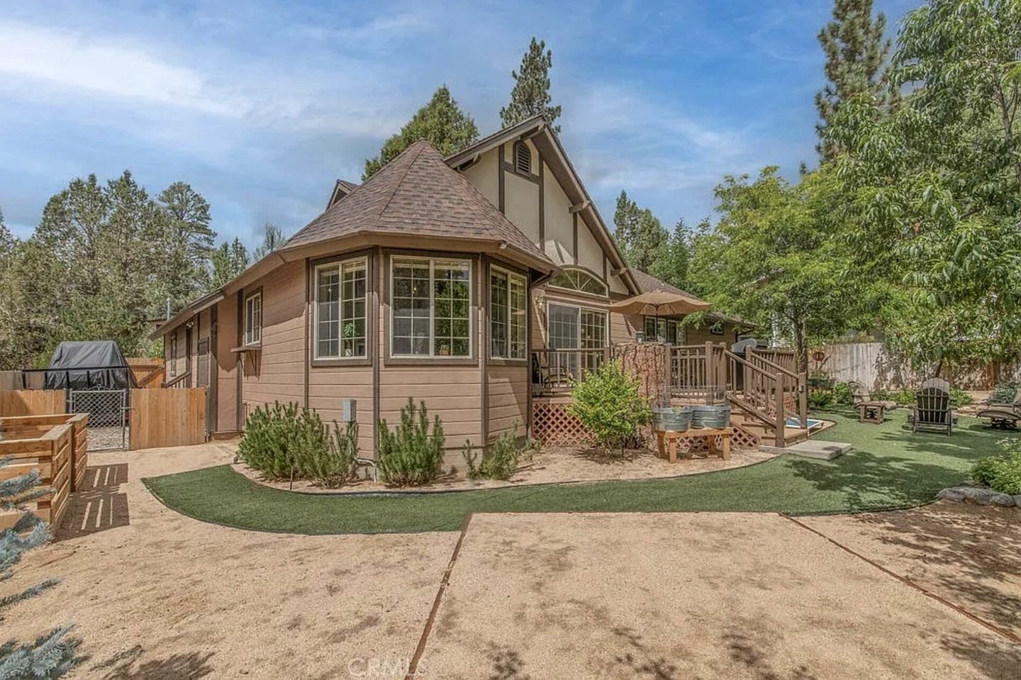 Luxurious Rustic-Modern Retreat with Hot Tub near Local Attractions in Whitney, California