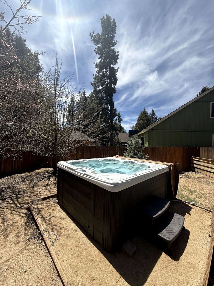 Luxurious Rustic-Modern Retreat with Hot Tub near Local Attractions in Whitney, California