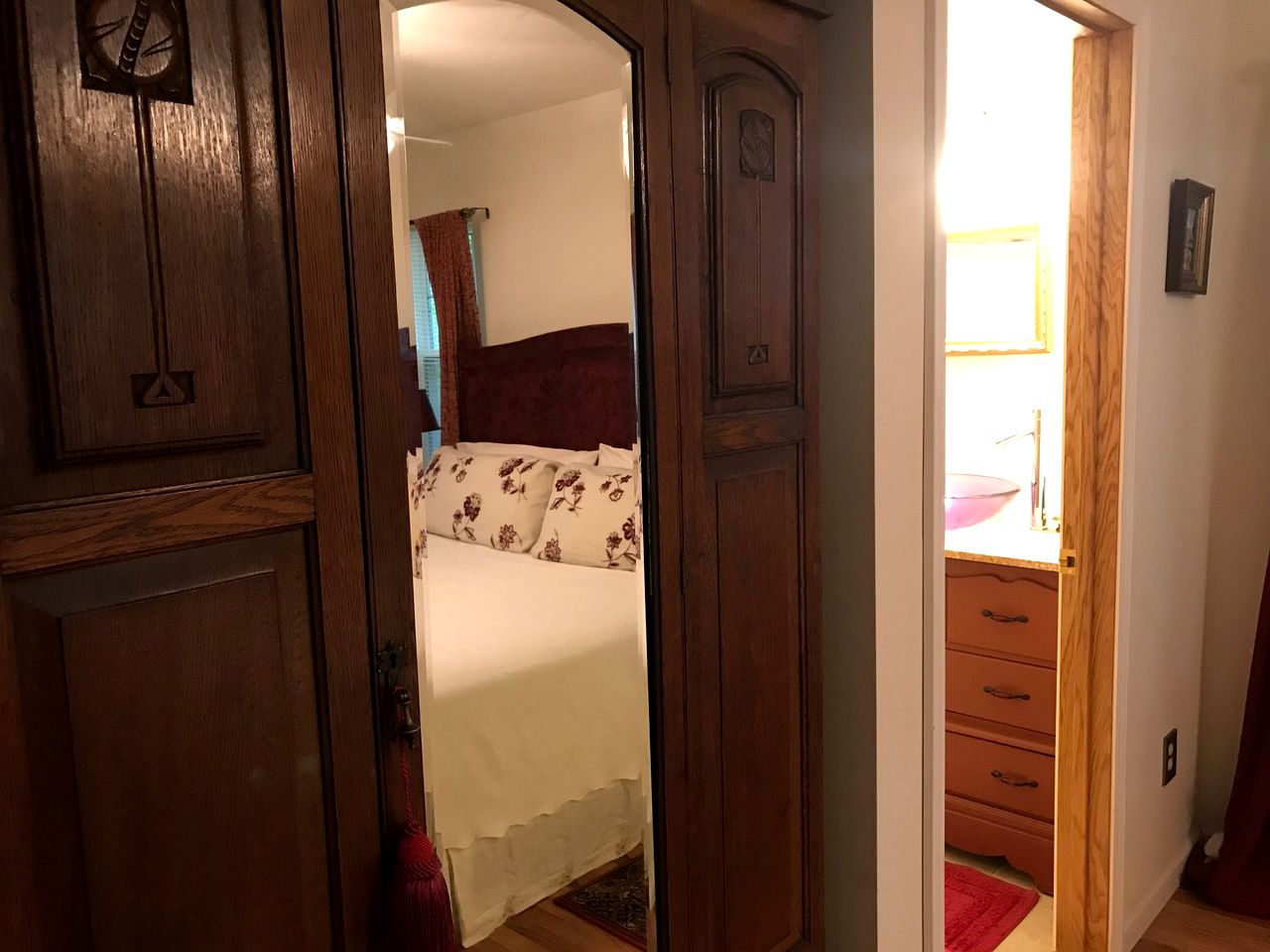 Beautiful Entire B&B Rental for Larger Groups with Indoor Pool in Elkhorn, Wisconsin