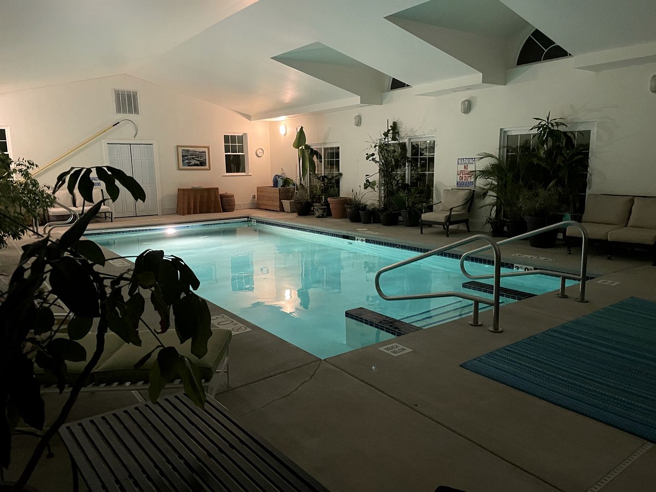 Beautiful Entire B&B Rental for Larger Groups with Indoor Pool in Elkhorn, Wisconsin
