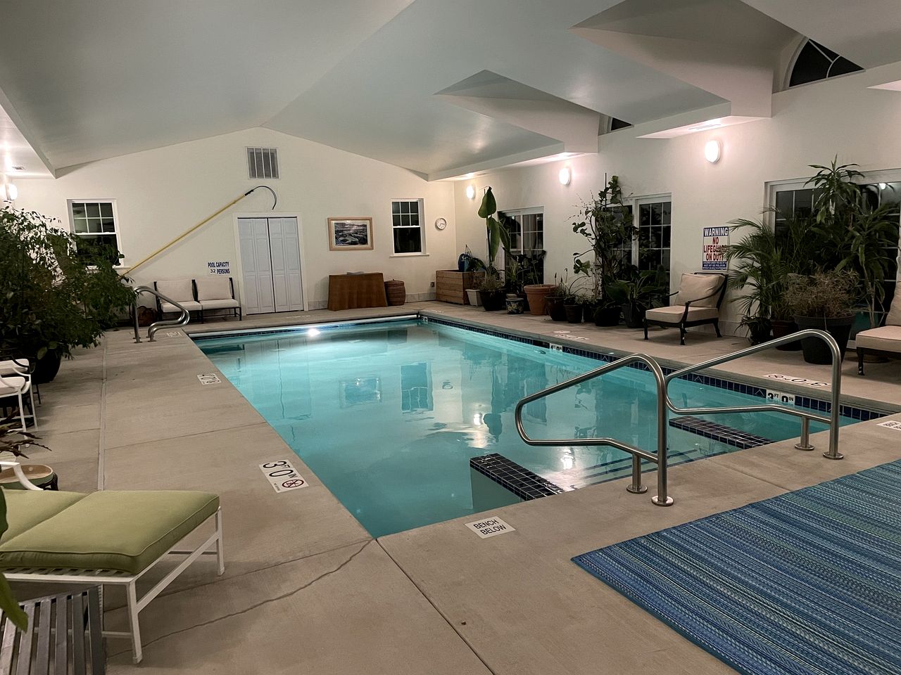 Beautiful Entire B&B Rental for Larger Groups with Indoor Pool in Elkhorn, Wisconsin