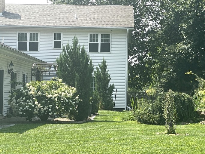 Beautiful Entire B&B Rental for Larger Groups with Indoor Pool in Elkhorn, Wisconsin