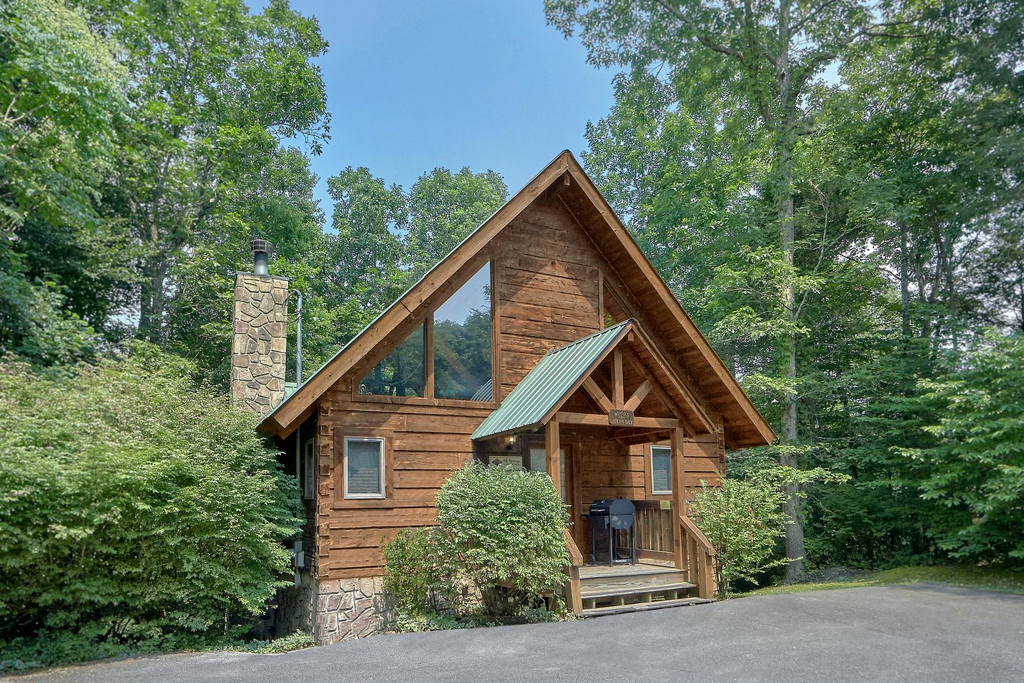 Romantic Glamping Cabin for Couples, Perfect to Explore The Great Smoky Mountains