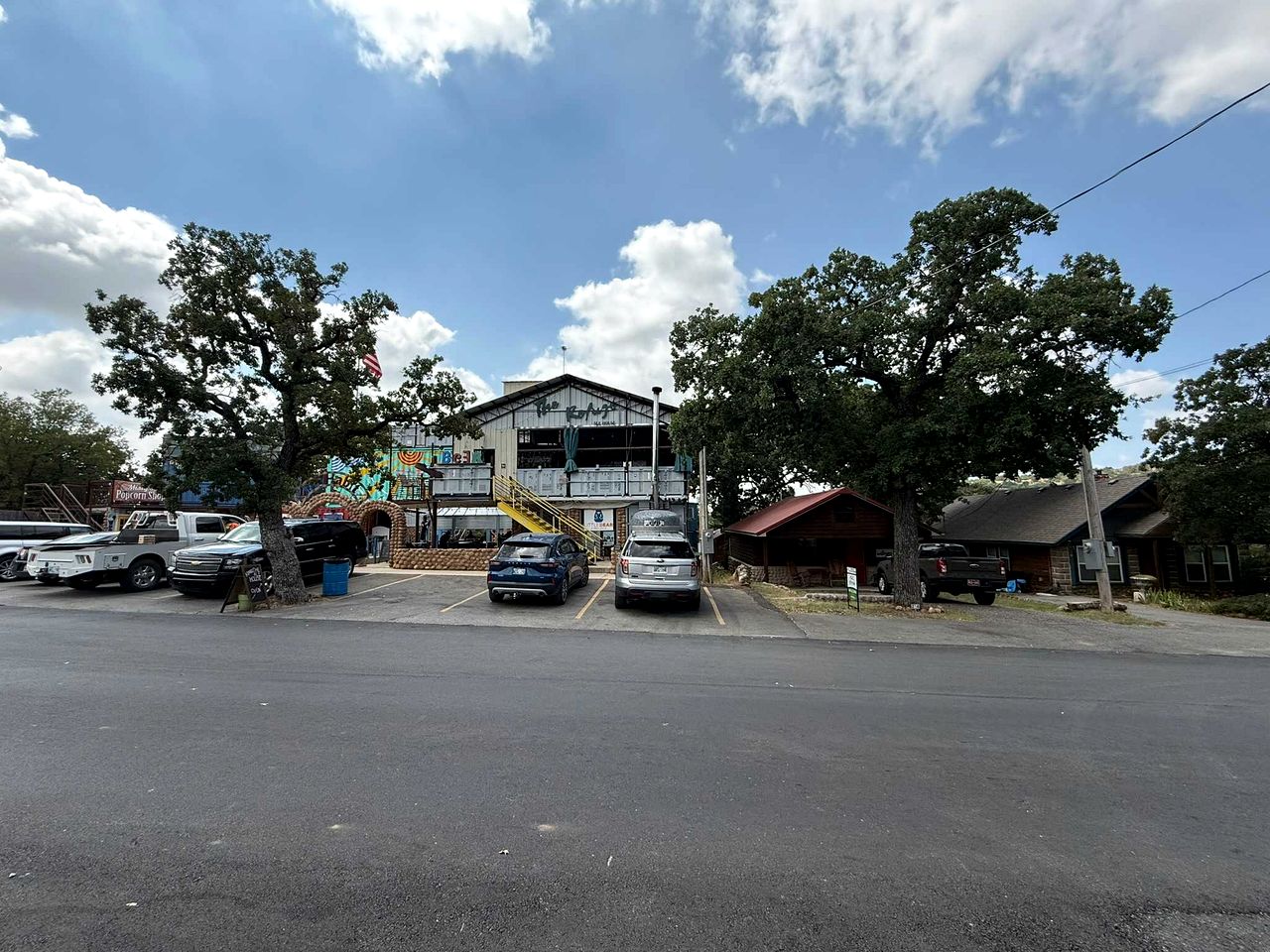 Charming Tiny House with Rooftop Deck near Wichita Mountains in Medicine Park, OK