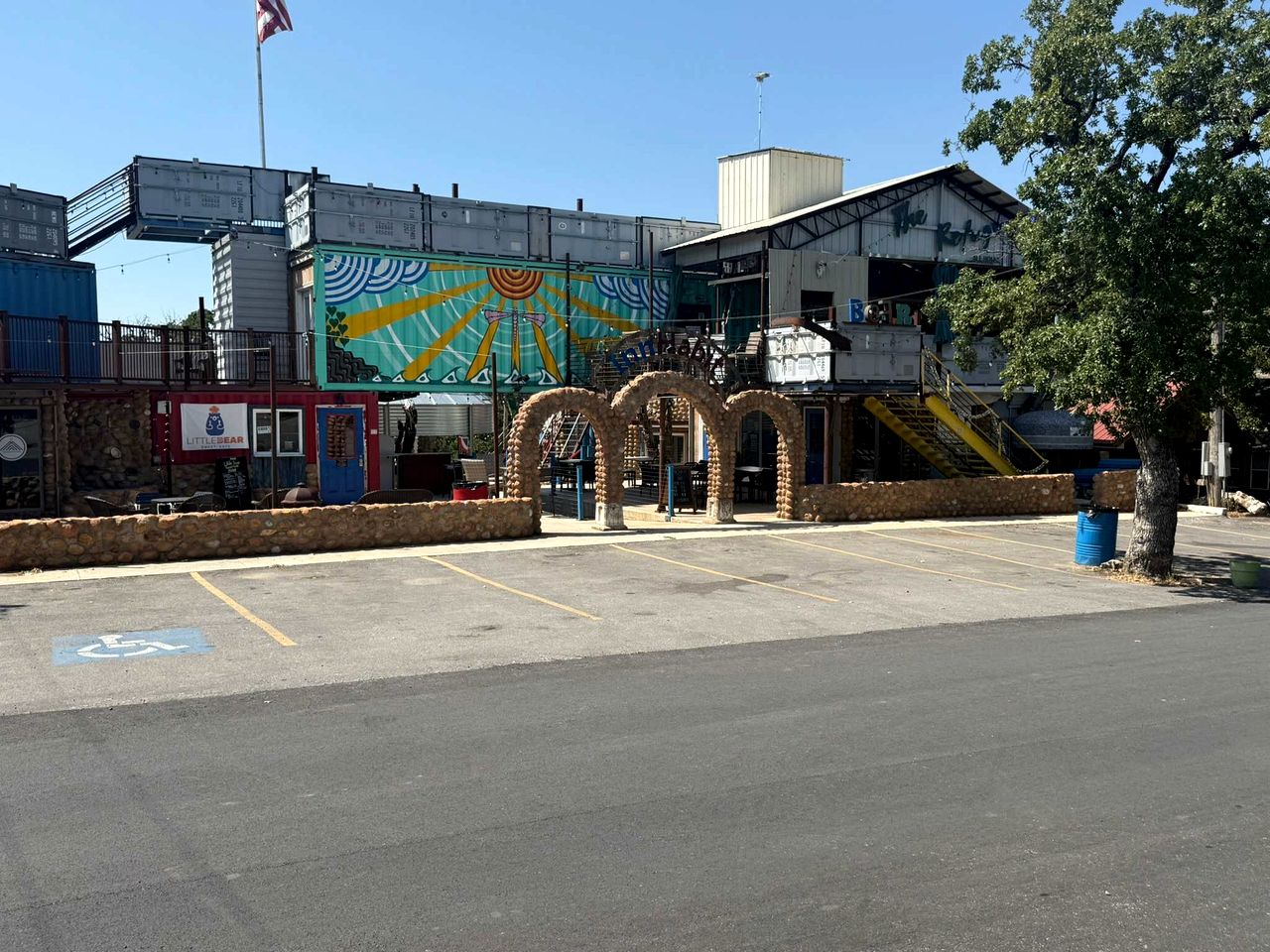Charming Tiny House with Rooftop Deck near Wichita Mountains in Medicine Park, OK