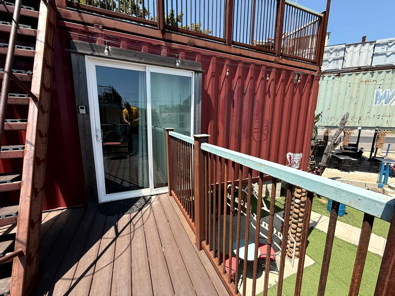 Charming Tiny House with Rooftop Deck near Wichita Mountains in Medicine Park, OK