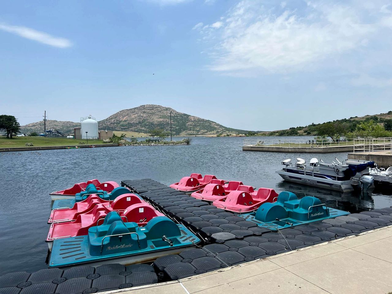 Charming Tiny House with Rooftop Deck near Wichita Mountains in Medicine Park, OK