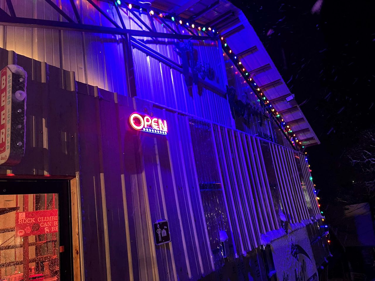 Cozy Tiny House with Rooftop Deck near Wichita Mountains in Medicine Park, Oklahoma