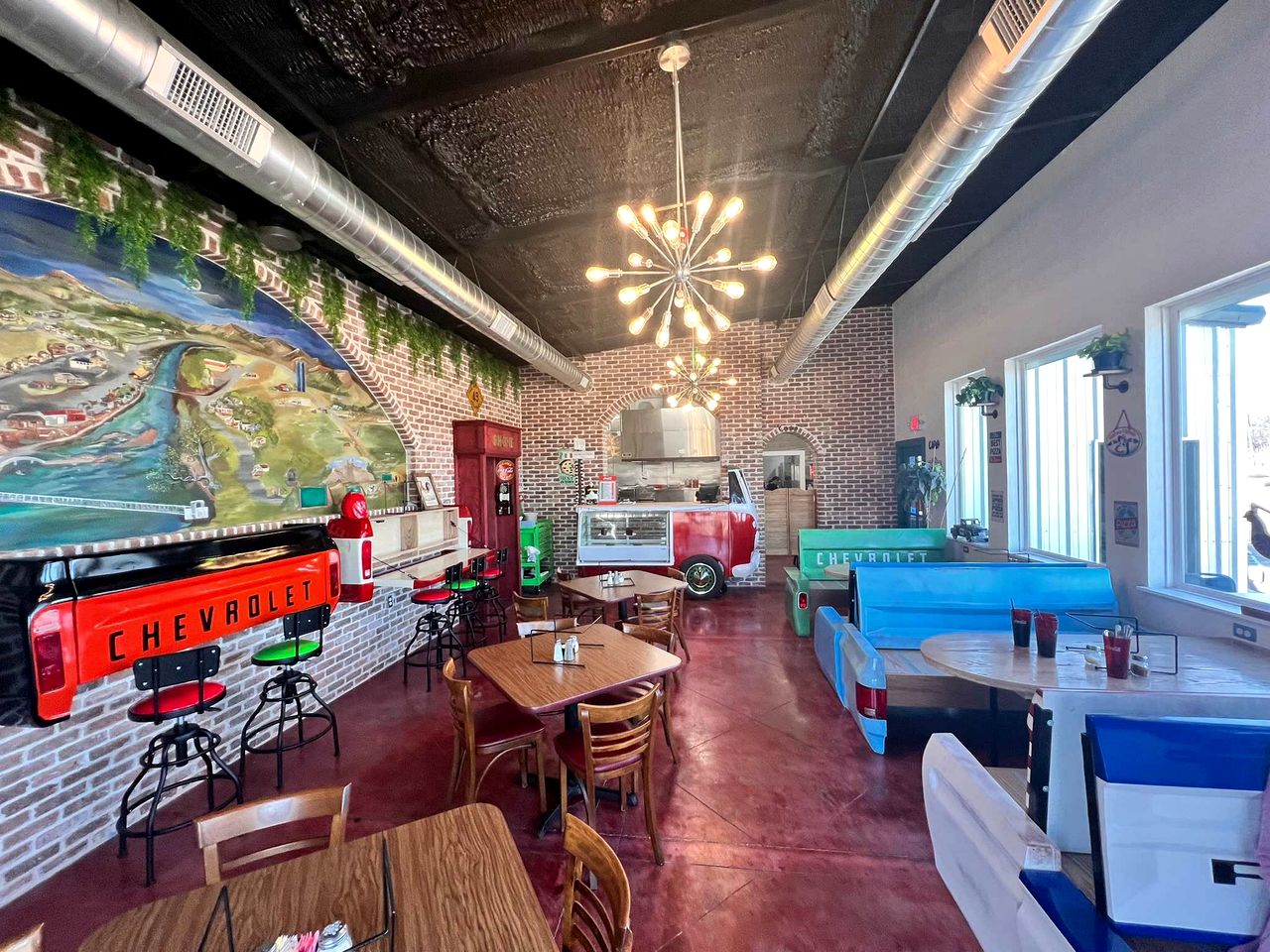Cozy Tiny House with Rooftop Deck near Wichita Mountains in Medicine Park, Oklahoma