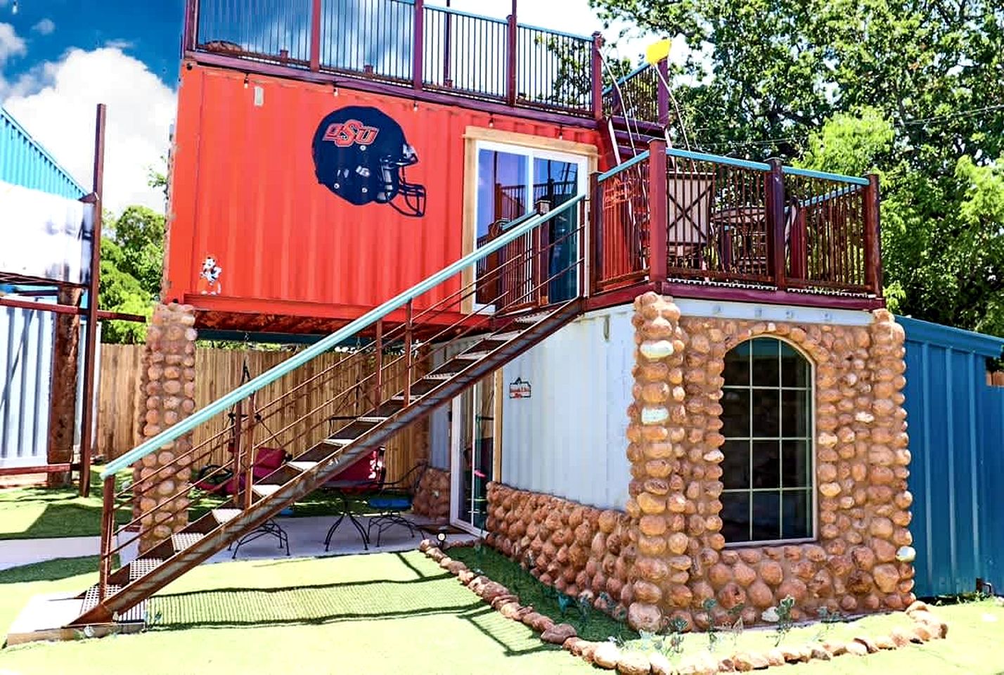 Cozy Tiny House with Rooftop Deck near Wichita Mountains in Medicine Park, Oklahoma