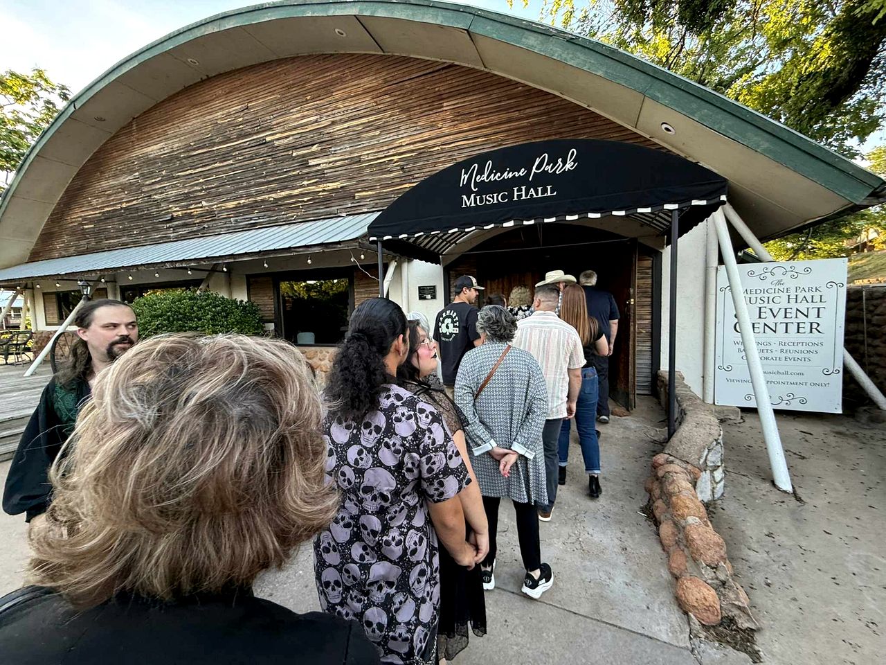 Cozy Tiny House with Rooftop Deck near Wichita Mountains in Medicine Park, Oklahoma