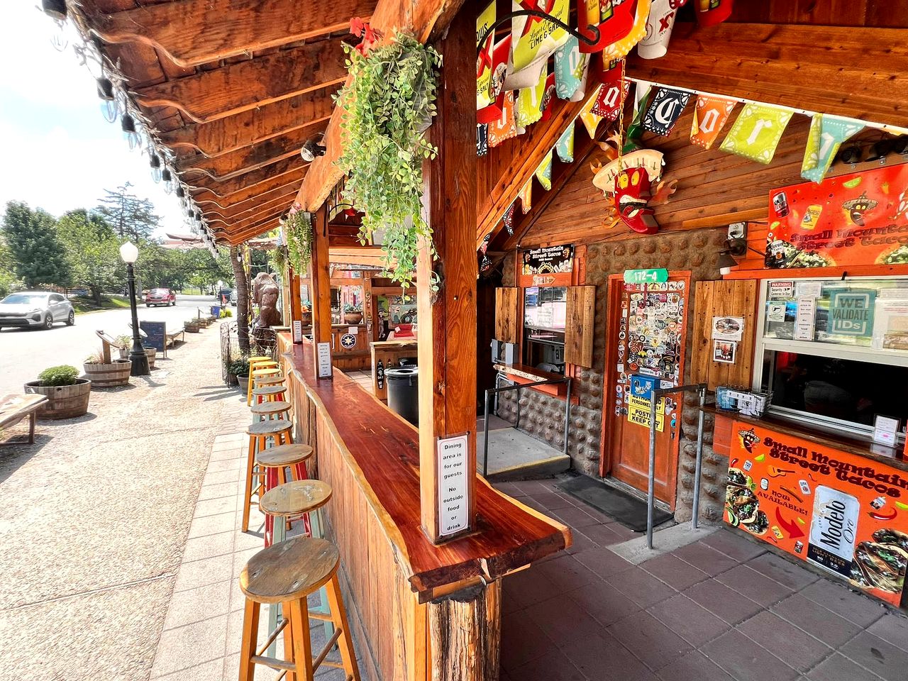 Cozy Tiny House with Rooftop Deck near Wichita Mountains in Medicine Park, Oklahoma